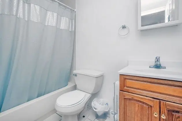 Classic Oda, 1 Büyük (Queen) Boy Yatak, Sigara İçilmez, Ortak Banyo