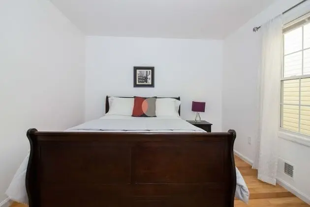 City Oda, 1 Büyük (Queen) Boy Yatak, Sigara İçilmez, Ortak Banyo