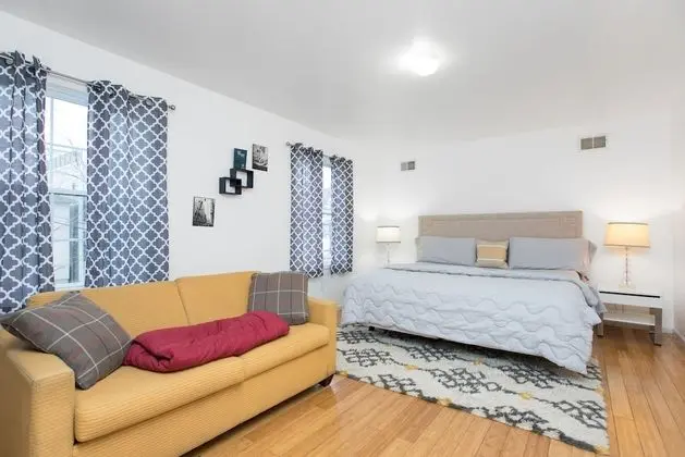 Deluxe Oda, 1 En Büyük (King) Boy Yatak ve Çekyat, Sigara İçilmez, Ortak Banyo