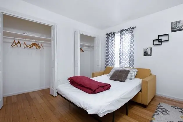 Deluxe Oda, 1 En Büyük (King) Boy Yatak ve Çekyat, Sigara İçilmez, Ortak Banyo