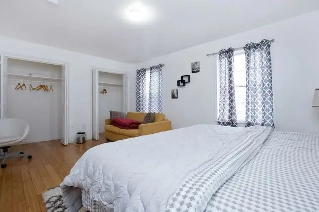 Deluxe Oda, 1 En Büyük (King) Boy Yatak ve Çekyat, Sigara İçilmez, Ortak Banyo