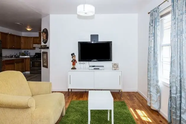 Deluxe Oda, 1 En Büyük (King) Boy Yatak ve Çekyat, Sigara İçilmez, Ortak Banyo