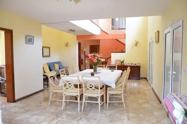 Deluxe Villa (Danielle)