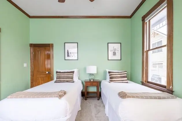 Ev (4 Bedrooms)