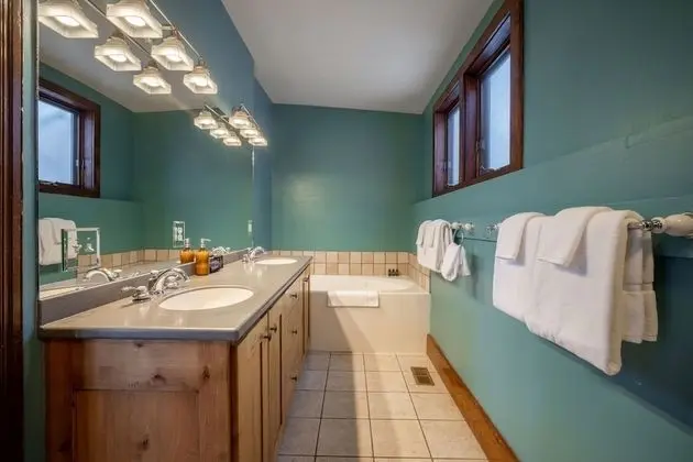 Ev (4 Bedrooms)