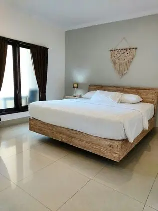 Oda, Havuz Manzaralı