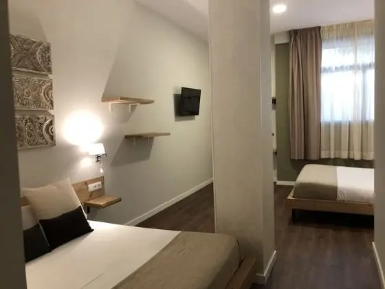 Dört Kişilik Oda, Bahçeli