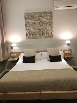 Dört Kişilik Oda, Bahçeli
