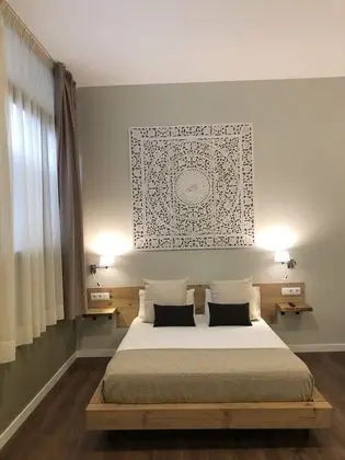 Dört Kişilik Oda, Bahçeli