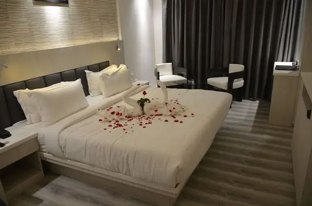Deluxe Tek Büyük veya İki Ayrı Yataklı Oda