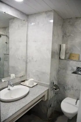 Deluxe Tek Büyük veya İki Ayrı Yataklı Oda