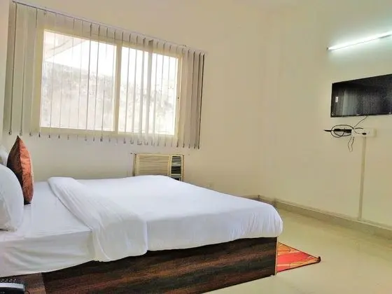 Royal Apart Daire, 1 En Büyük (King) Boy Yatak ve Çekyat, Engellilere Uygun, Bahçe Manzaralı