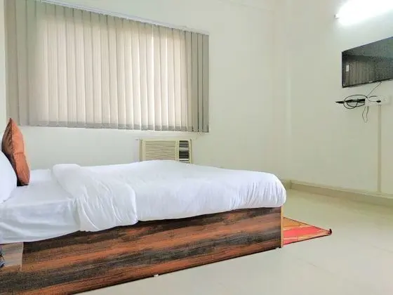 Royal Apart Daire, 1 En Büyük (King) Boy Yatak ve Çekyat, Engellilere Uygun, Bahçe Manzaralı