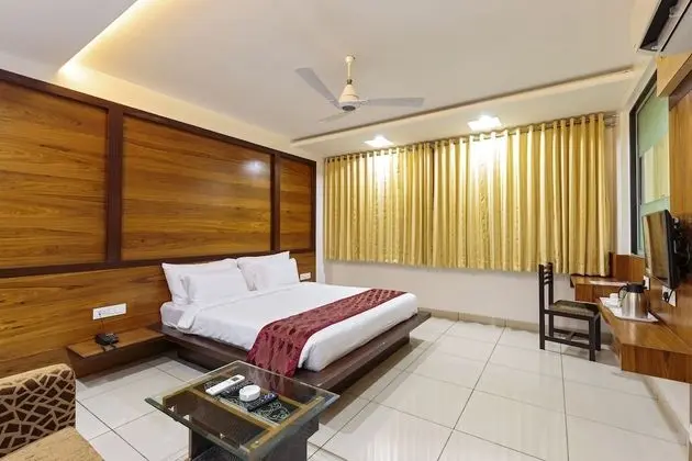 Deluxe Tek Büyük Yataklı Oda, 1 Çift Kişilik Yatak, Şehir Manzaralı