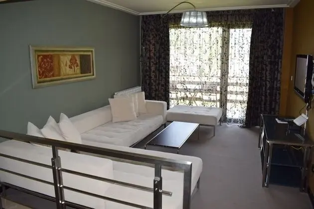 Family Apart Daire, 1 Büyük (Queen) Boy Yatak ve Çekyat, Sigara İçilmez, Bahçe Manzaralı