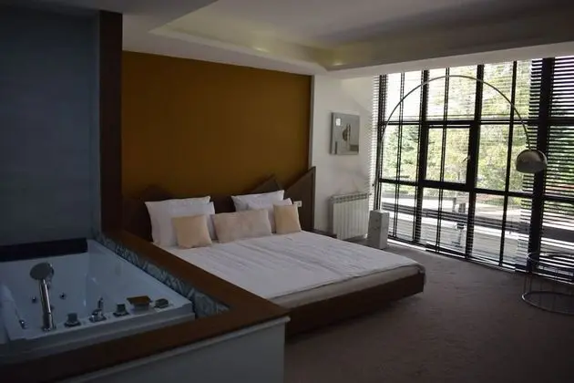 Junior Tek Büyük Yataklı Oda