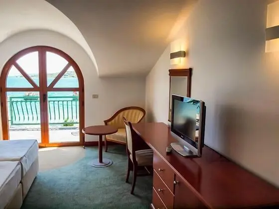 Deluxe Suite, Balcony, Sea View
