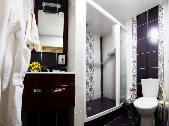 Standard Tek Büyük Yataklı Oda, Ortak Banyo