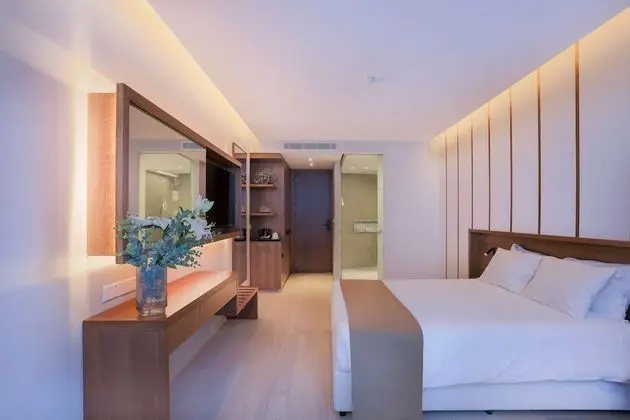Oda, Balkon, Havuz Manzaralı
