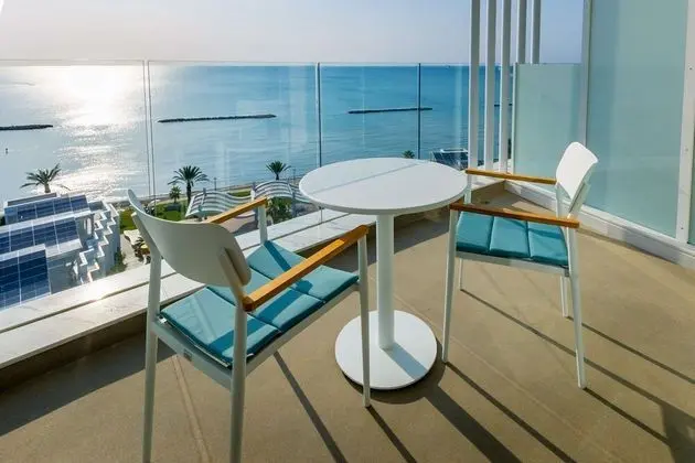 Oda, Balkon, Havuz Manzaralı