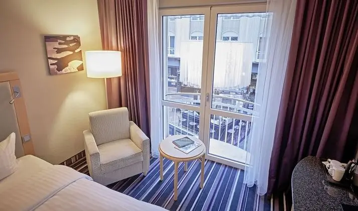 Standard Oda (Atrium View)