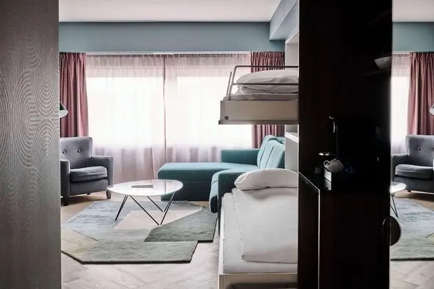Junior Süit, Liman Manzaralı