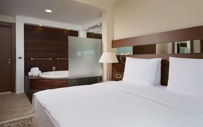 Junior Süit, Deniz Manzaralı (Jacuzzi)