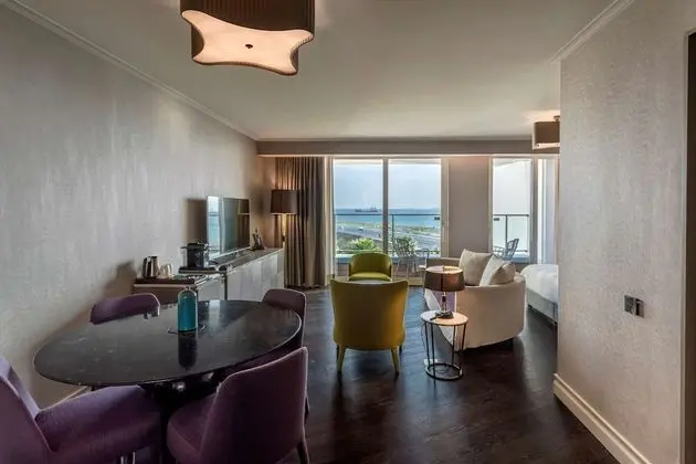 Süit, Balkon, Deniz Manzaralı