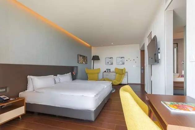 Superior Oda, Şehir Manzaralı