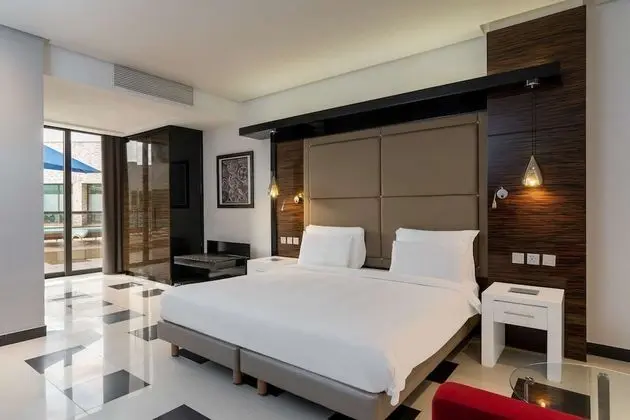 Premium Oda, Teras, Havuz Manzaralı