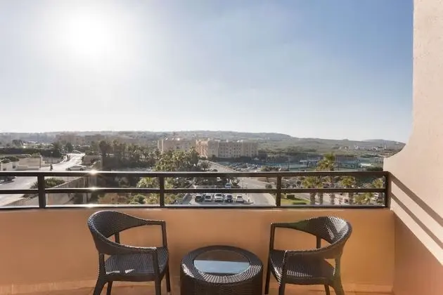 Family Oda, Balkon