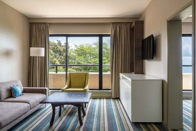 Süit, Balkon (Lounge Access)