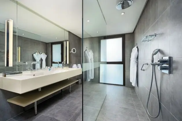 Premium Oda, Balkon, Havuz Manzaralı