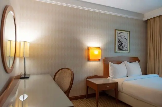 Junior Süit, Köşe (Lounge Acc)