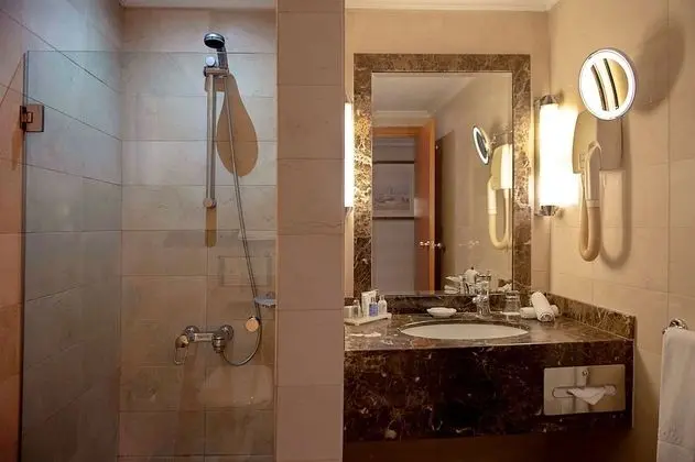 Junior Süit, Köşe (Lounge Acc)