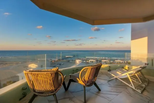 Junior Oda, Balkon, Deniz Manzaralı