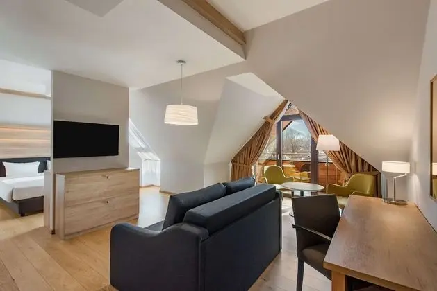 Junior Süit, Dağ Manzaralı