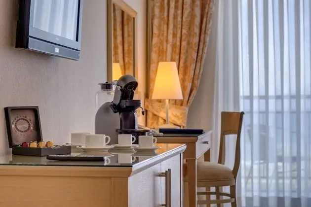 Junior Süit, Balkon, Havuz Manzaralı