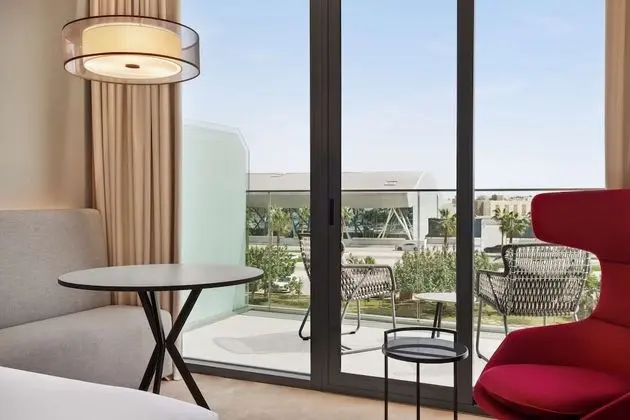 Executive Oda, Sigara İçilmez, Balkon (Lounge Access)