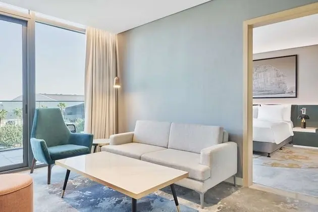 Junior Oda, Sigara İçilmez (Lounge Access)