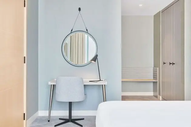 Junior Oda, Sigara İçilmez (Lounge Access)