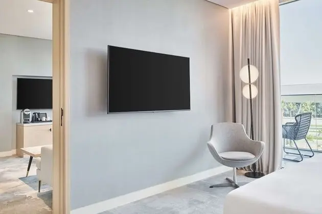 Junior Oda, Sigara İçilmez (Lounge Access)