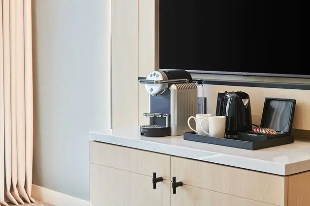 Junior Oda, Sigara İçilmez (Lounge Access)