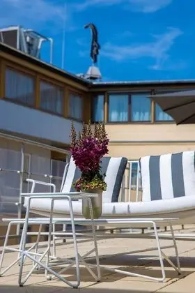 Superior Oda, Balkon