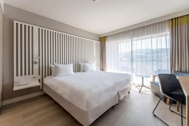 Superior Oda, Balkon (Hill View)