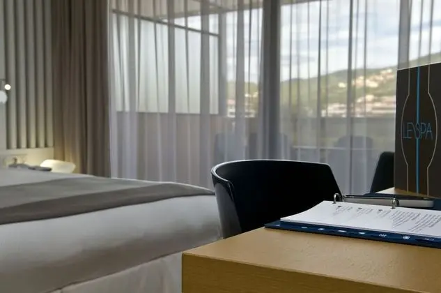 Superior Oda, Balkon (Hill View)