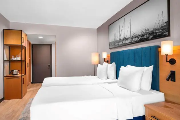 https://images.etstur.com/imgproxy/resize/2560x1440/files/images/hotelImages/etsrooms/344/Radisson_Blu_Resort___Spa_Cesme_20250716122550_0.jpg