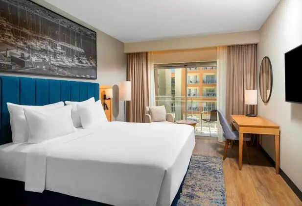 https://images.etstur.com/imgproxy/resize/2560x1440/files/images/hotelImages/etsrooms/344/Radisson_Blu_Resort___Spa_Cesme_20250716122551_3.jpg