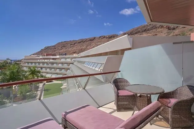 Premium Oda, Balkon, Havuz Manzaralı