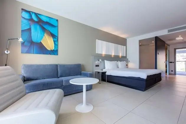 Premium Oda, Balkon, Havuz Manzaralı